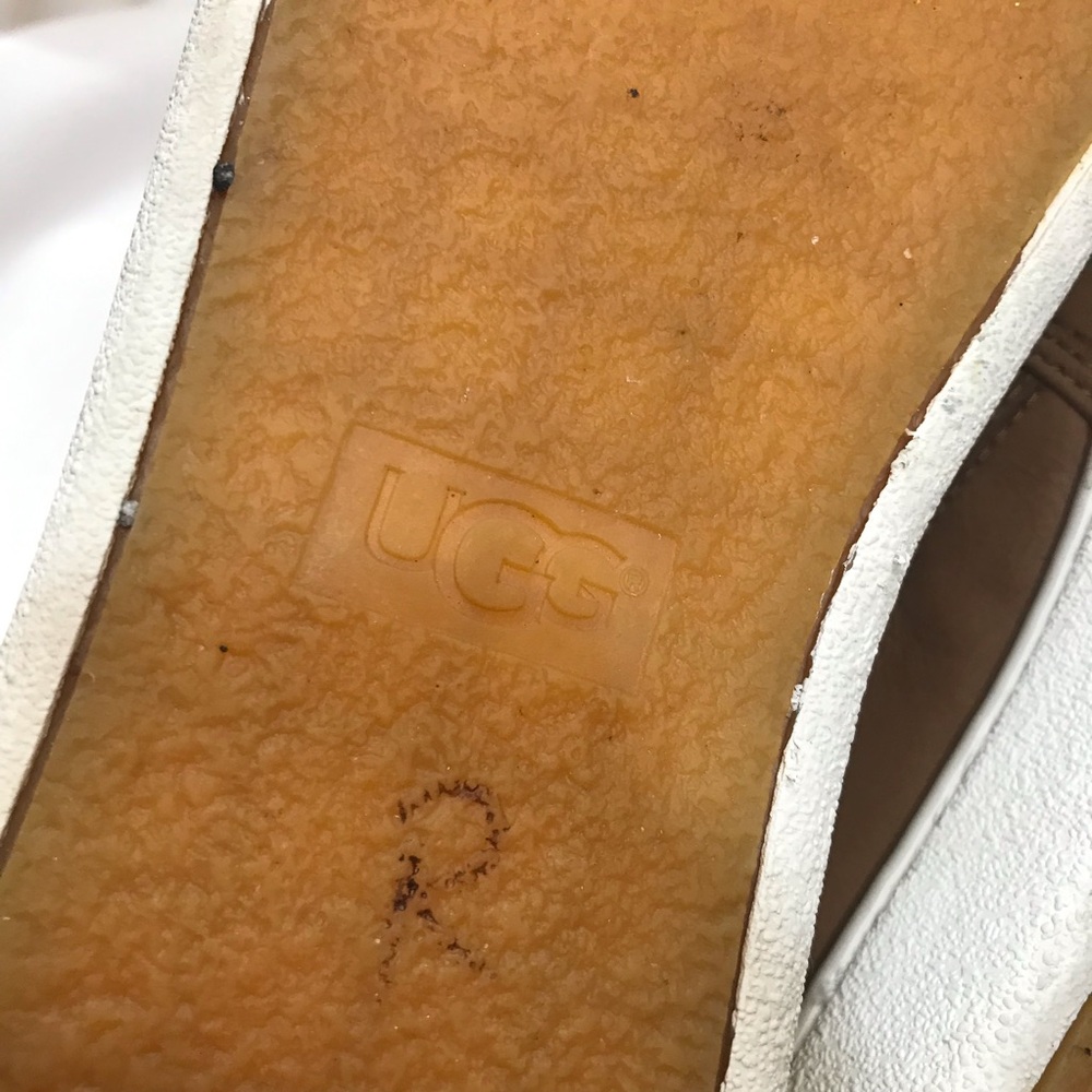 UGG Women’s Gene Sneakers Tan sz 9.5 - Picture 13 of 15